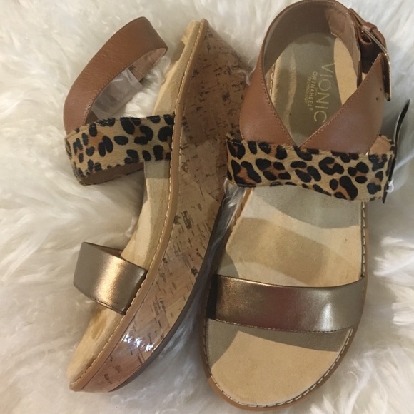 Vionic Cancun bronze new size 10 - Picture 2 of 5